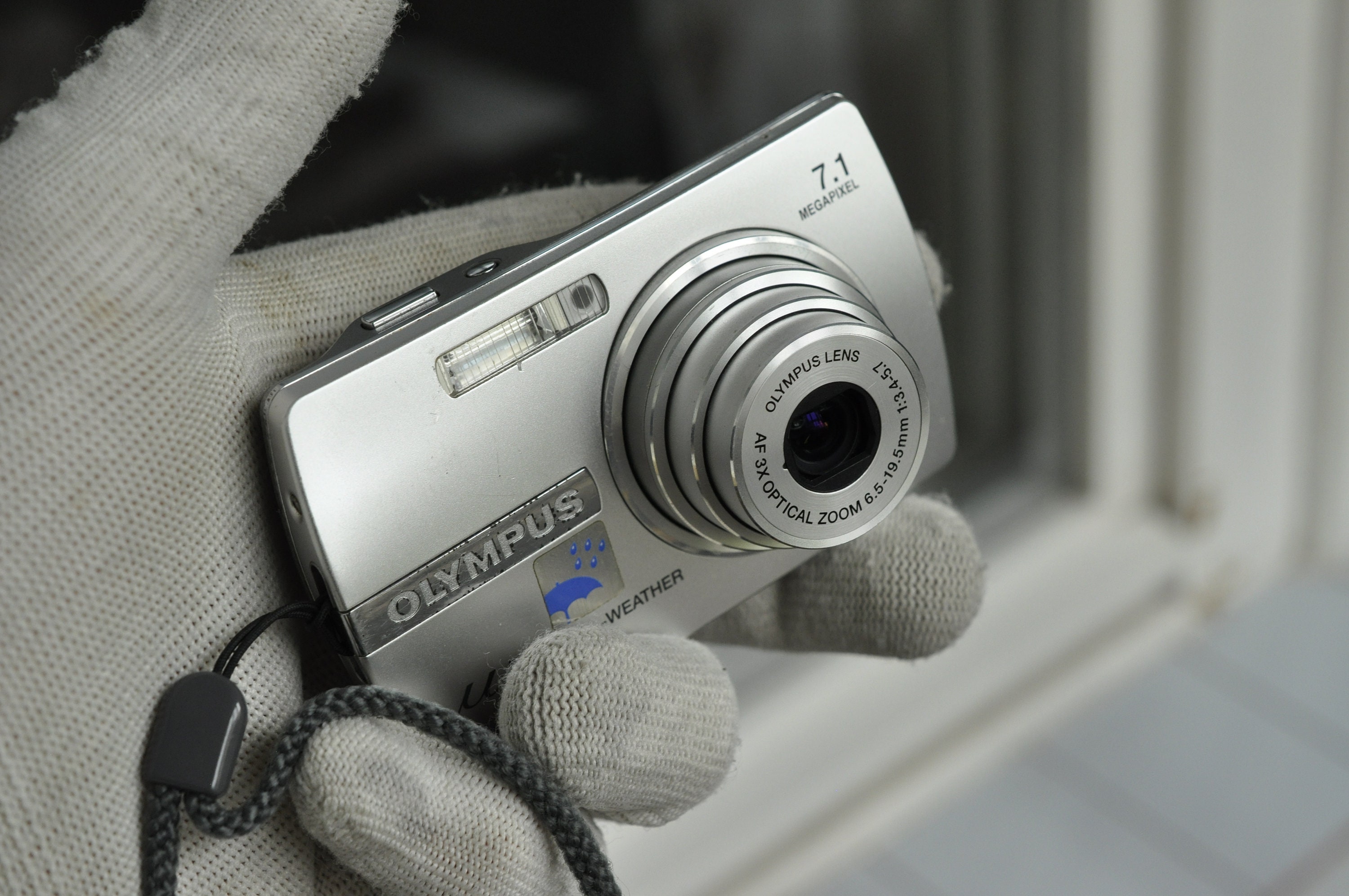 OLYMPUS μ 7200 WIDE DELUXE シルバー Olympus SZ-12 Digital Camera with 24x Wide-Angle Zoom