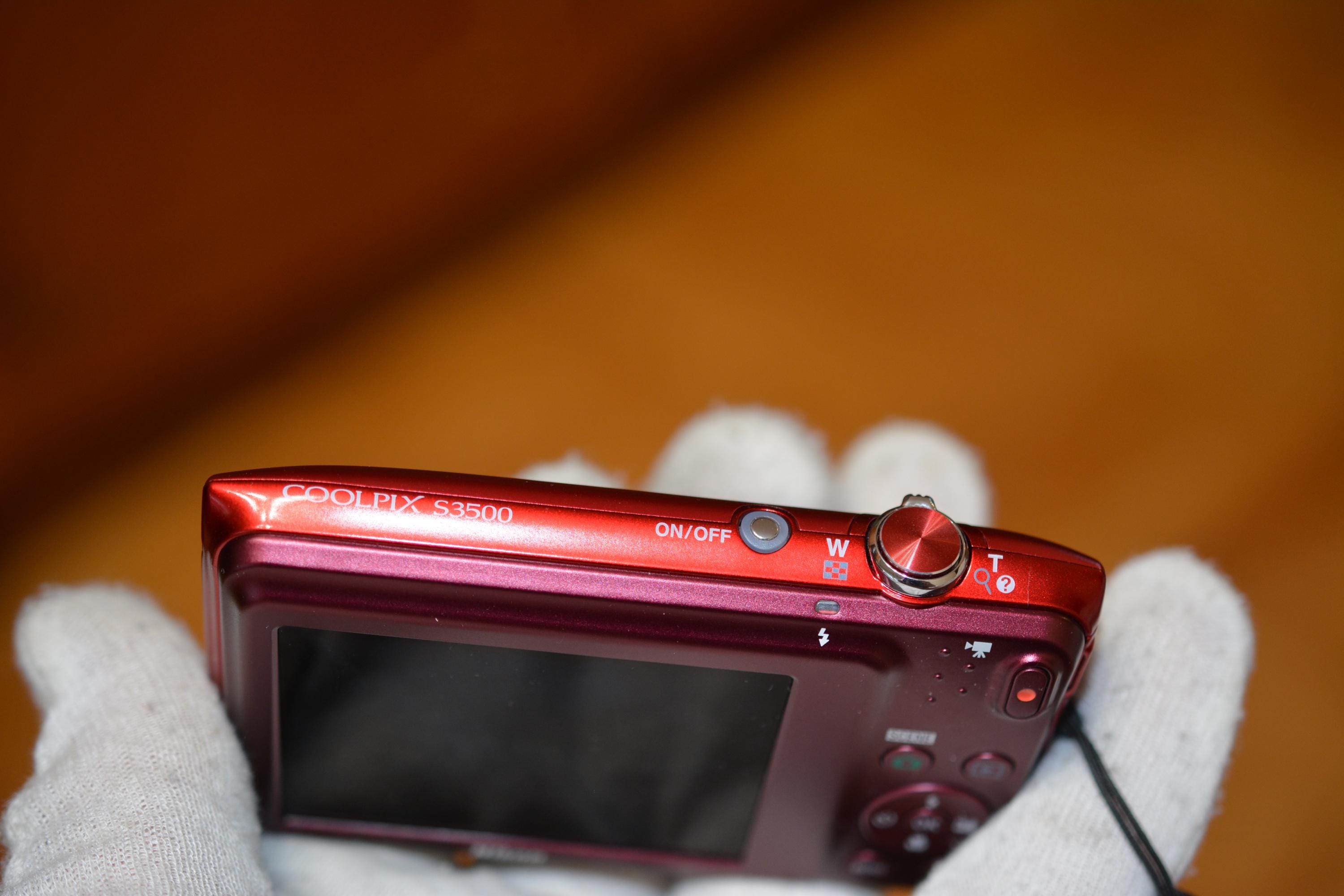 Nikon COOLPIX S3500 Red 20.0MP Compact Digital Camera Japan