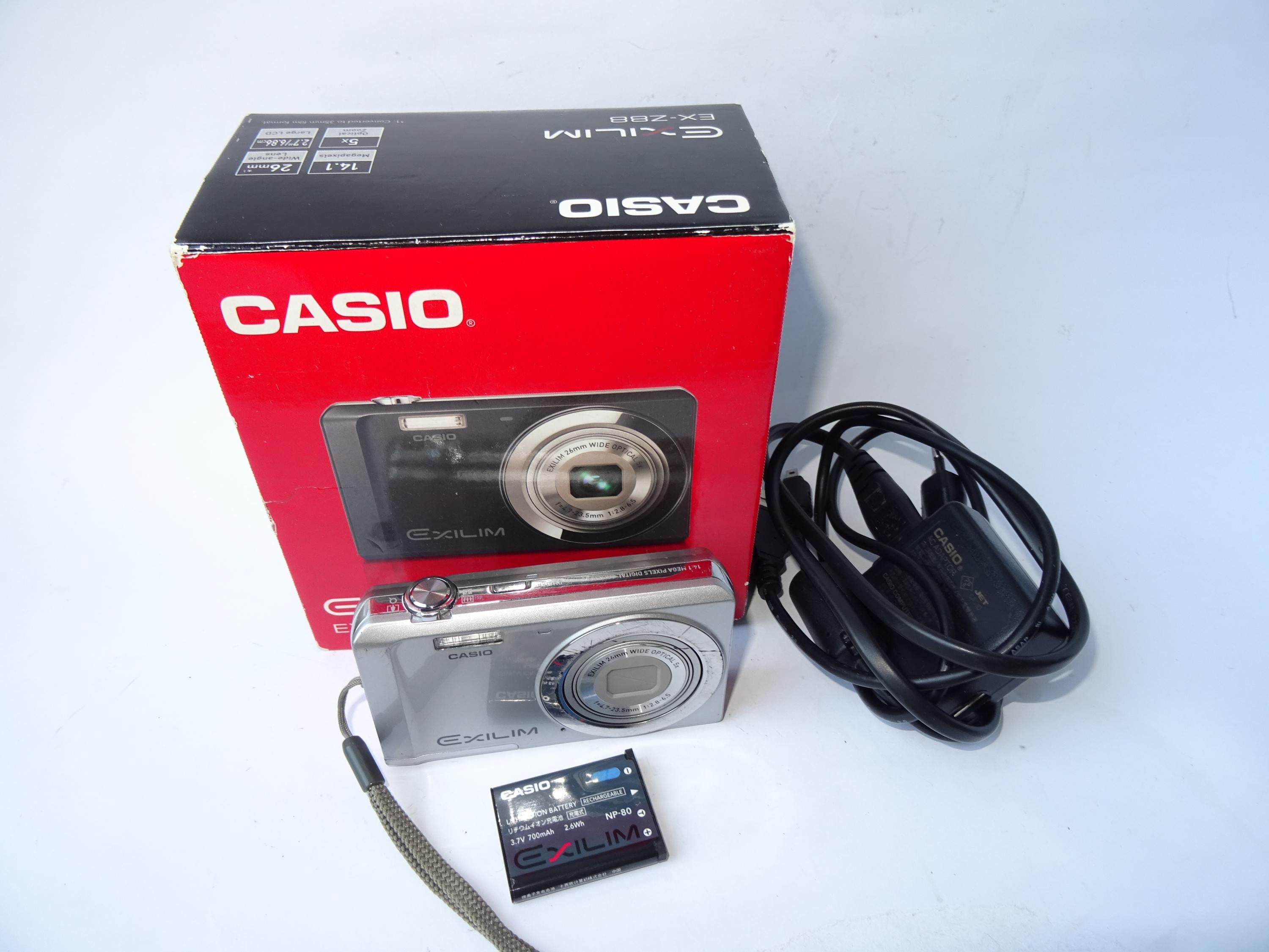 CASIO カシオ EXILM EX-Z88 デジカメ シルバー カシオ エクシリム EX-Z88 シルバー 14.1MP デジタルコンパクトカメラ