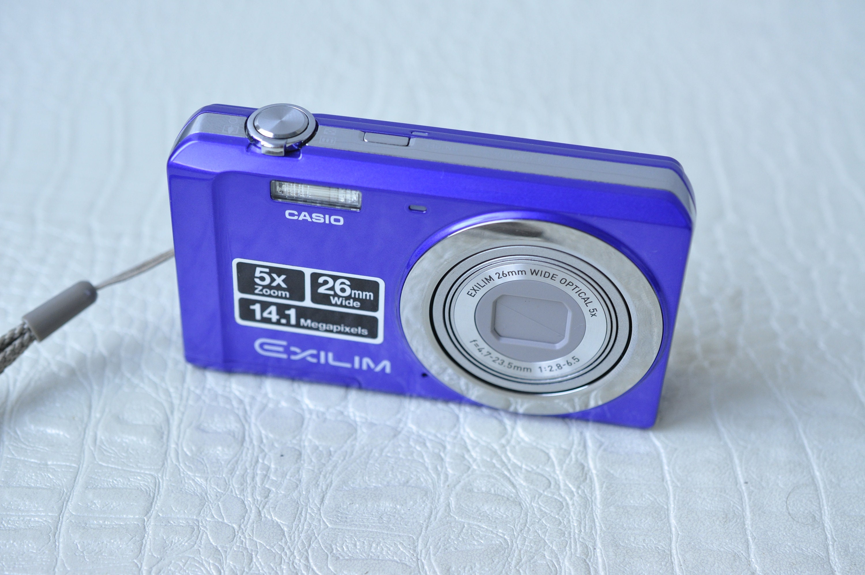 CASIO EXILIM Ex-z88 14.1MP Compact Digital Camera-blue 5X