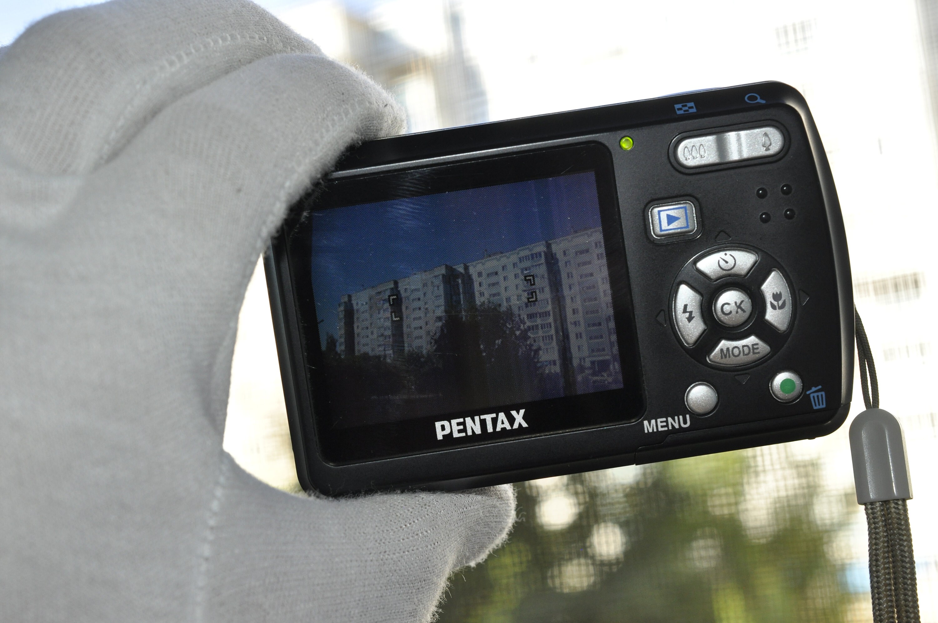 【K2127】 PENTAX Optio E50 ペンタックス オプティオ Amazon | PENTAX デジタルカメラ OPTIO E50 シルバー 810万画素
