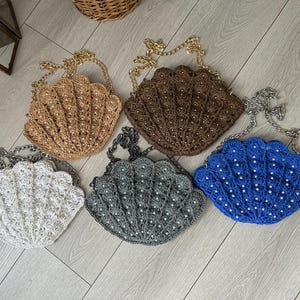 Personalized Shell Crochet Bag With Pearls, Handmade Straw Clutch With Chain Strap, Boho Chic Accessories, Oyster Shell Bag, Mussel Bag