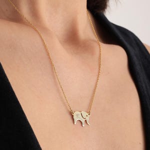 Colar de elefante de prata personalizado Colares de elefante personalizados Colar com pingente de elefante Colar de letras de animais de prata Joias para mãe elefante