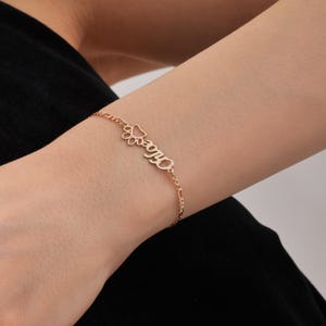 Bracelet prénom patte en argent sterling Bracelet patte personnalisé avec prénom Bracelet patte prénom personnalisé avec patte Bracelet délicat pour animal de compagnie pour maman