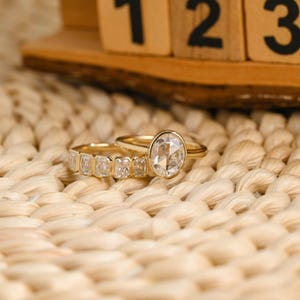 IGI Certificated Oval Lab Grown Diamond Engagement Ring Set, Solid Gold Wedding Ring Set, Bezel Radiant Cut Wedding Band, Anniversary Gift