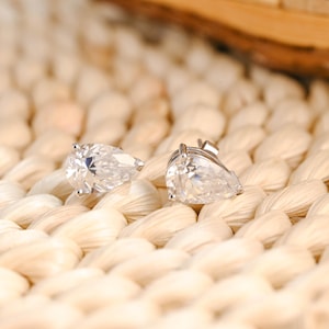 IGI Zertifizierte Pear Cut Lab Grown Diamant Solitär Ohrring Ohrstecker, Solid Gold Ohrringe für Hochzeit, Jubiläum, Geburtstagsgeschenk für Frau