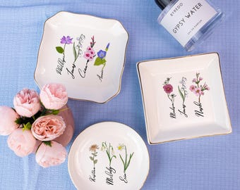 Plato de joyería con flores de nacimiento para abuelas – Plato de cerámica personalizado para anillos con los nombres de los nietos – Bandeja de recuerdo personalizada para la abuela