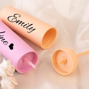 Namen Brautjungfer Tassen - Personalisierte schlanke Tassen mit Strohhalm, Plastikwasserbecher, Brautparty, Geburtstag oder Freundgeschenk