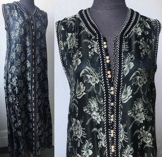 Superb Antique Handmade Moroccan 115 Button Silk J