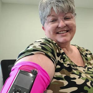 Arm/Leg/Wrist/Ankle Pocket with clear view vinyl window for Medtronic, Dexcom, Tslim X2, Tslim X3, Ilet