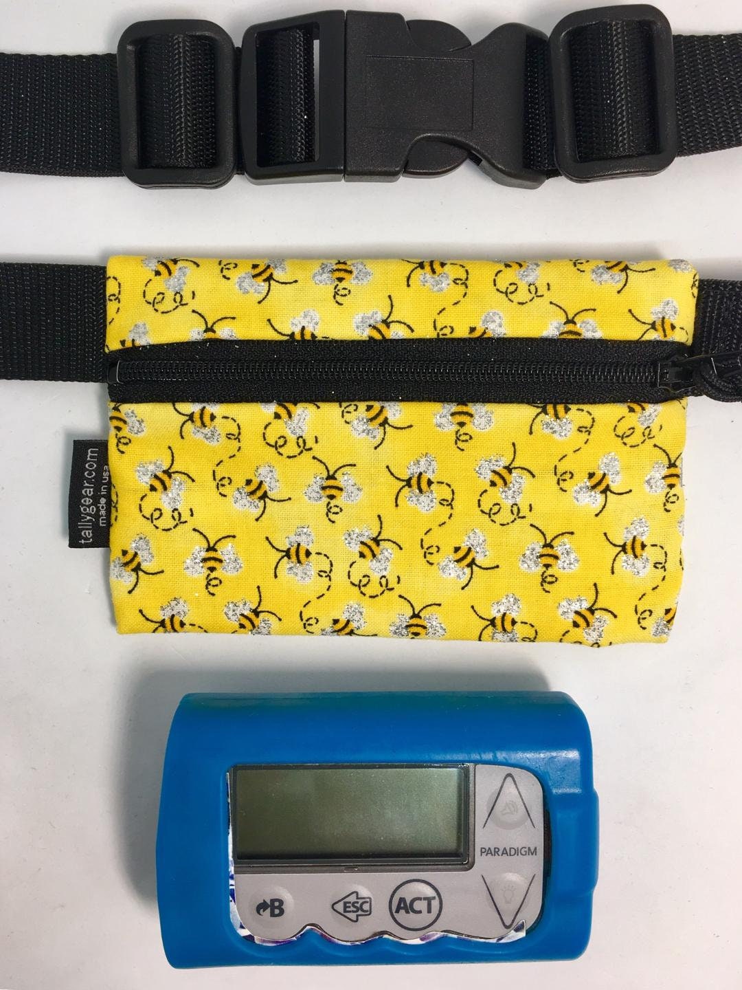 Kids Insulin Pump, Waist Pack With Medical ID Pull Tag Busy Bees