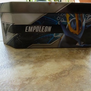 Latta di carte collezionabili Pokémon V Strikers EMPOLEON