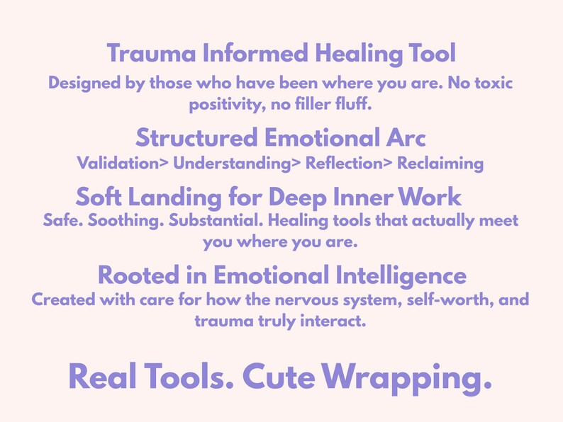 Op de afbeelding: Een lichtpaarse afbeelding op een lichtroze achtergrond. De tekst luidt "Trauma Informed Healing Tool", "Structured Emotional Arc", "Soft Landing for Deep Inner Work", "Rooted in Emotional Intelligence" en "Real Tools. Cute Wrapping."