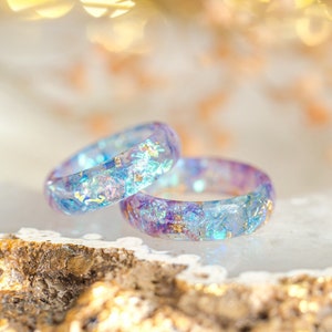 Blue and purple iridescent resin ring, engagement ring for her, thumb rings for women, fairy ring fairycore, cute unique ring, Resin Jewelry