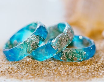 Ocean Wave Turquoise Blue Faceted Resin Ring with Silver Flakes - Unisex Minimalist Stacking Band