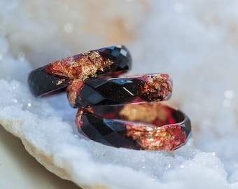 Black and red resin ring with gold flakes, fire ring, unique rings for women, thumb rings for men ring, promise ring for her, Resin Jewelry