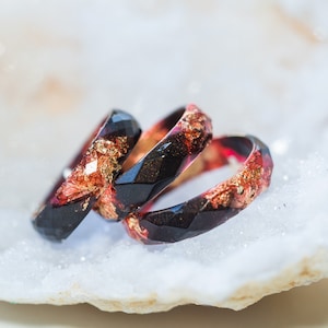 Black and red resin ring with gold flakes, fire ring, unique rings for women, thumb rings for men ring, promise ring for her, Resin Jewelry