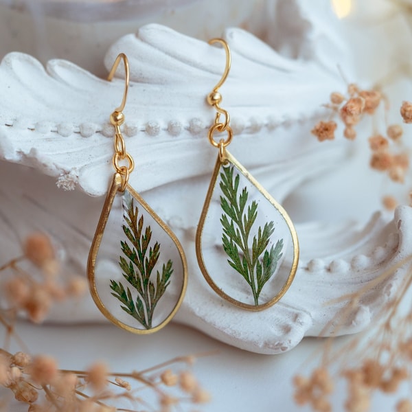 Boucles d'oreilles pressées fougères - Inspirées de la nature, bijoux botaniques, boucles d'oreilles en résine de fougère véritable, cadeau respectueux de l'environnement, accessoire fait main pour amateur de plantes