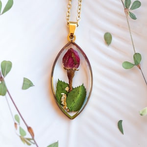 Pressed rose Necklace, Real Flower Jewelry, Dried rose bud in resin Necklace, Red Flower Necklace, Gifts for women, Rose Gift For Her