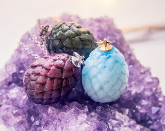 Dragon egg necklace, Once upon a time, geek gift, dragon scale, Resin jewelry, witch jewelry,Dragon necklace,Dragon jewelry,mermaid necklace