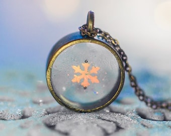 Winter jewelry, personalized gift for women, christmas jewelry,resin jewelry,Snowflake necklace,snow jewelry,snowflake pendant,cute necklace