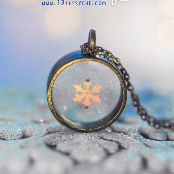 SNOWBALL NECKLACE