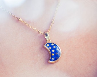 Resin Pendant Necklaces