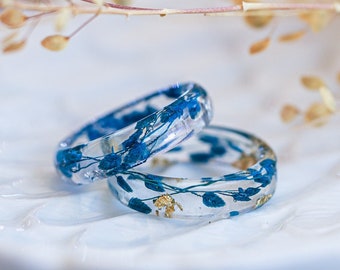 Resin flower ring with blue leaves and gold leaf, promise ring for women, nature ring, cottagecore blue ring,pressed flower ring,unique gift