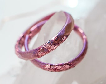 Schillernder rosa Harzring, dünner Ring, Stapelringe, einzigartiger Ring, Versprechenring für sie, niedliche Ringe für Frauen, minimalistischer Ring, Harzschmuck