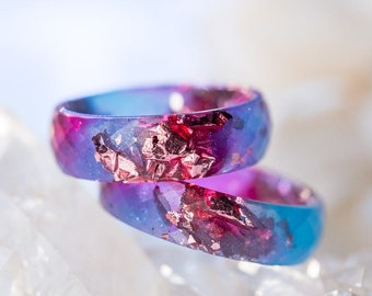 Blue and fuschia resin ring with gold flakes,thumb rings for women,engagement unique ring,  promise ring for her, wedding band,Resin Jewelry