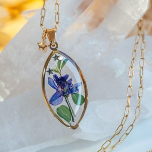 Blue Pressed flower Necklace, Real Flower Jewelry, Dried flower in resin Necklace, blue Flower pendant, Gifts for women, unique Gift For Her
