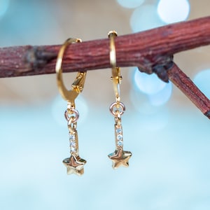 Star hoop earrings, Star Earrings, gold star hoops, Huggie hoop earrings, Charm earrings, hypoallergenic earrings, cute Earrings for women