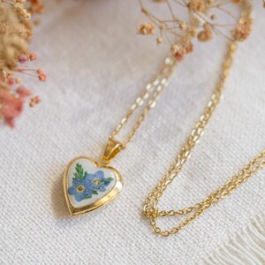 Gift ready memorial keepsake locket necklace romantic forget me not botanical jewelry