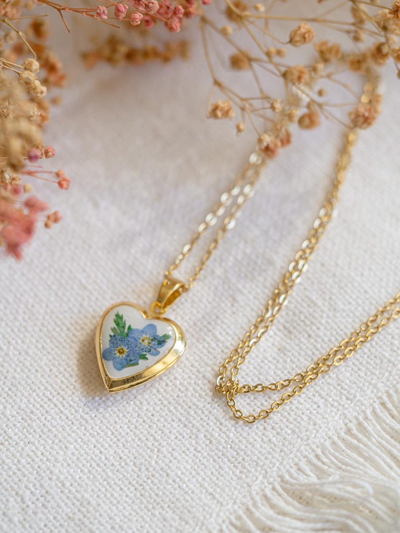 Gift ready memorial keepsake locket necklace romantic forget me not botanical jewelry
