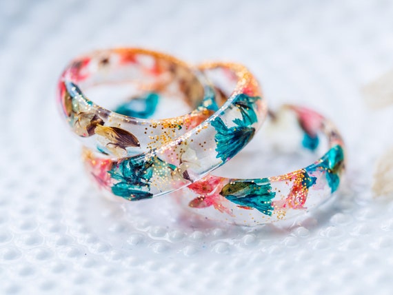 Multicolor Resin Flower Ring – Botanical Nature Inspired Band, Handmade  Pressed Flower Jewelry, Wedding or Statement Ring