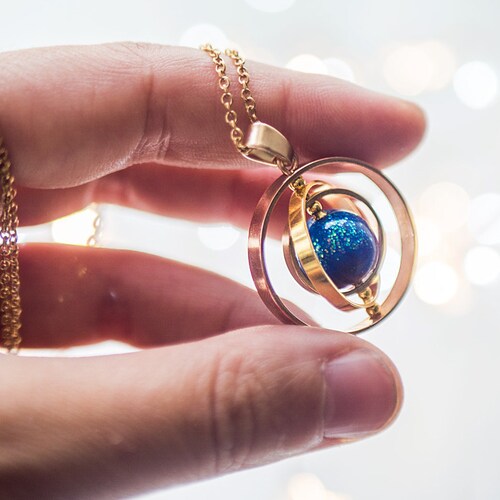 Collier galaxie spinner système solaire céleste pendentif fidget orbe en résine, bijoux astronomie scientifiques