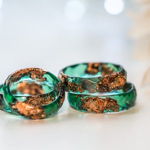 Green resin ring with rose gold flakes, thumb ring for men, unique jewelry for women, Resin Jewelry, mens ring, cute promise ring for her image 4