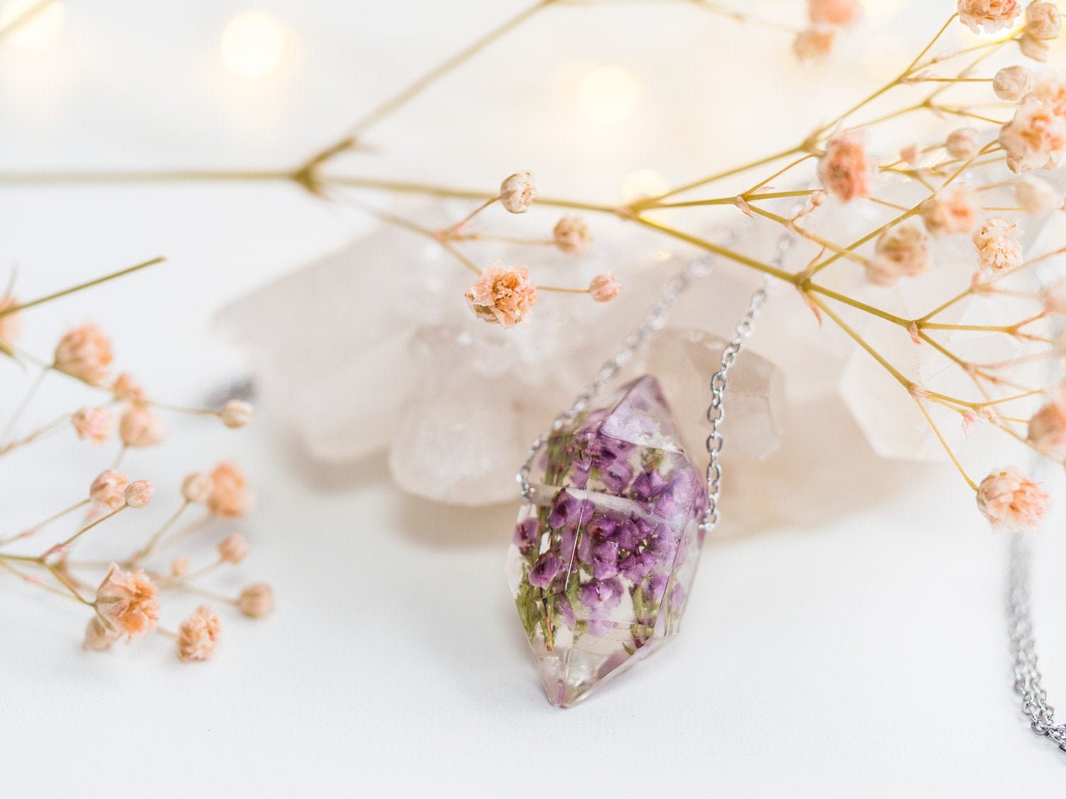 Heather flower Necklace, Crystal point necklace,raw stone pendant,pressed flower jewelry,botanical jewelry,resin jewelry,unique Gift for her
