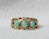 Vintage Jadeite 10k Yellow Gold Green Three Stone Ring, size 6.5