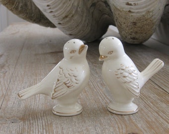Spring Table Decor Bird Decor Easter Salt and Pepper Collectible Salt Pepper White Bird Salt Pepper Vintage Bird Salt and Pepper