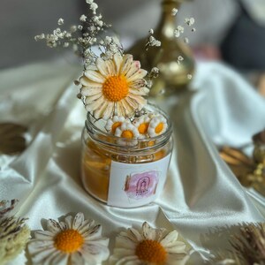 Handgemaakte madeliefje sojakaars | Rustieke bloemen aromatherapie kaars | Decoratie met gedroogde bloemen | Cadeau voor haar
