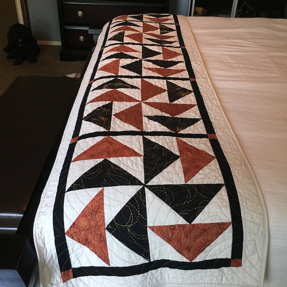 DUTCHMAN'S PUZZLE - Hand Quilted Bed Runner