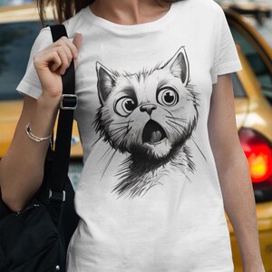 Screaming Cat T-Shirt – white women’s shirt with a drawn screaming cat, funny cat motif, line drawing & art with irony