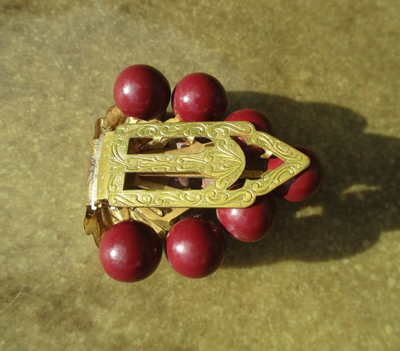 Vintage Brass 1930s Grapes Dress Clip - image 4