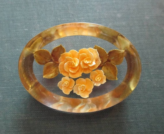 Vintage 1950s Yellow Roses Reverse Carved Lucite … - image 1