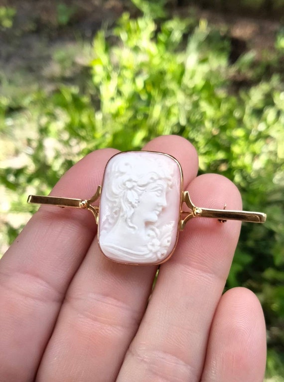 Square brooch deals
