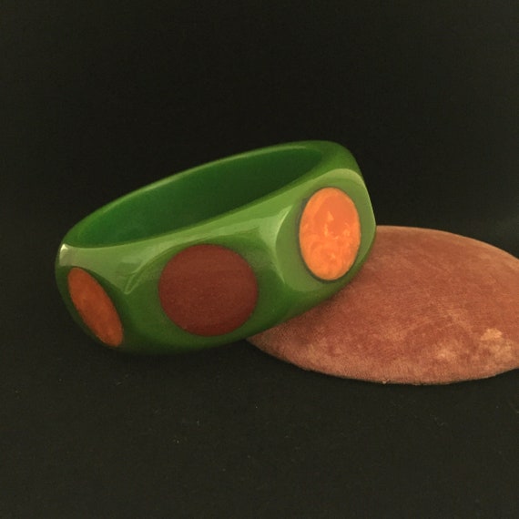 Midcentury Green Dot Bakelite Bangle - image 3