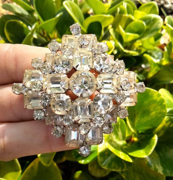 Art deco shop rhinestone brooch