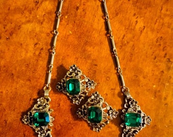 Vintage 1960s Gold and Green Glass Necklace and Earrings Set