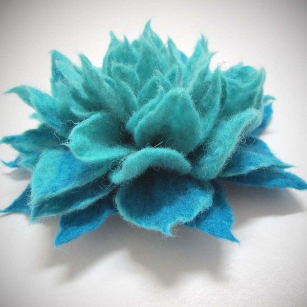 Felted Brooch Turquoise / Blue flower